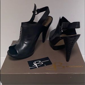 B. MAKOWSKY LEATHER BMISLA SIZE 7.5 M